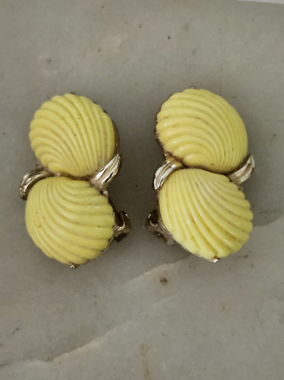 Vtg Coro Molded Yellow Lucite Shell-Textured Clip Earrings